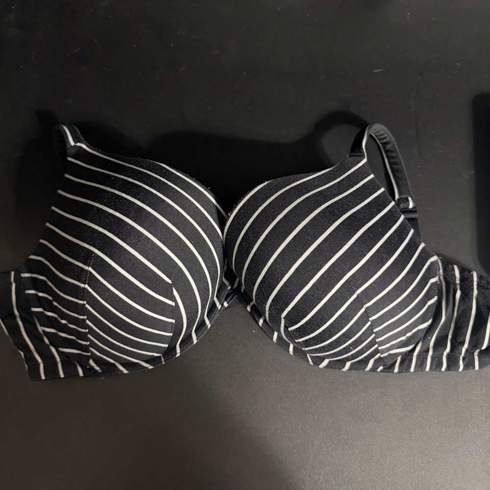 Cacique Plunge Bra Womens 46C Black White Striped Underwire Padded T-Shirt Bra